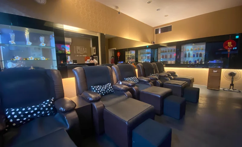 台中：五葉松足體養生館按摩券-KLOOK