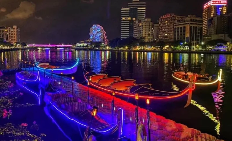 高雄｜浪漫愛河貢多拉｜乘船券-KLOOK