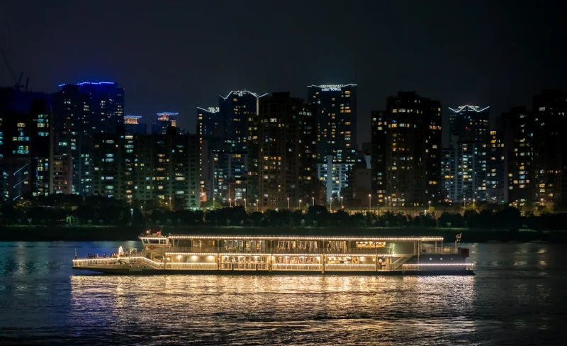 首爾汝矣島 E-Land 漢江遊船