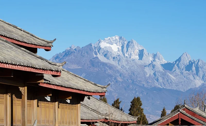 雲南奇遇香格里拉3日（騎馬體驗+營地茶歇+納帕海環湖+獨克宗古城+松贊林寺+普達措國家森林公園+虎跳峽高路輕徒步）