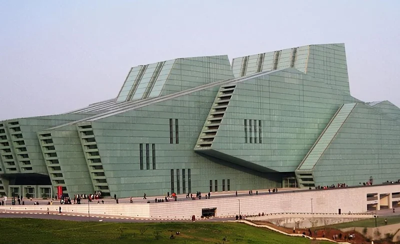 重慶私人導覽一日遊（南山植物園+解放碑+重慶大劇院+洪崖洞）