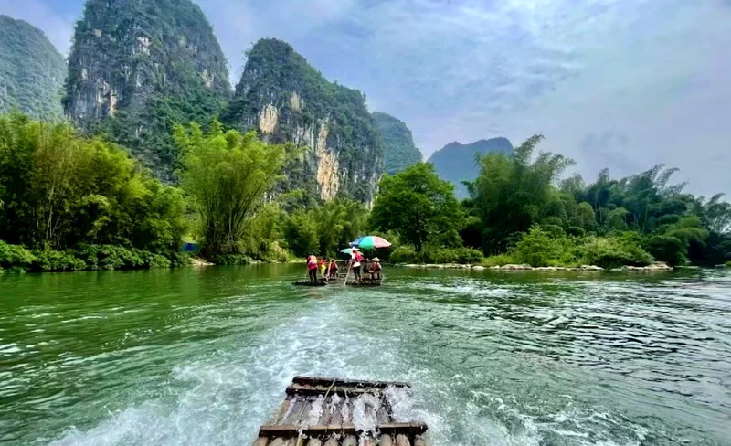 桂林灕江3星遊船陽朔遇龍河竹筏興坪古鎮相公山私家團2日遊