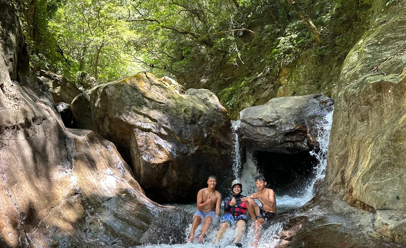 宜蘭南澳: 那山那谷金岳瀑布溯溪半日遊-KLOOK