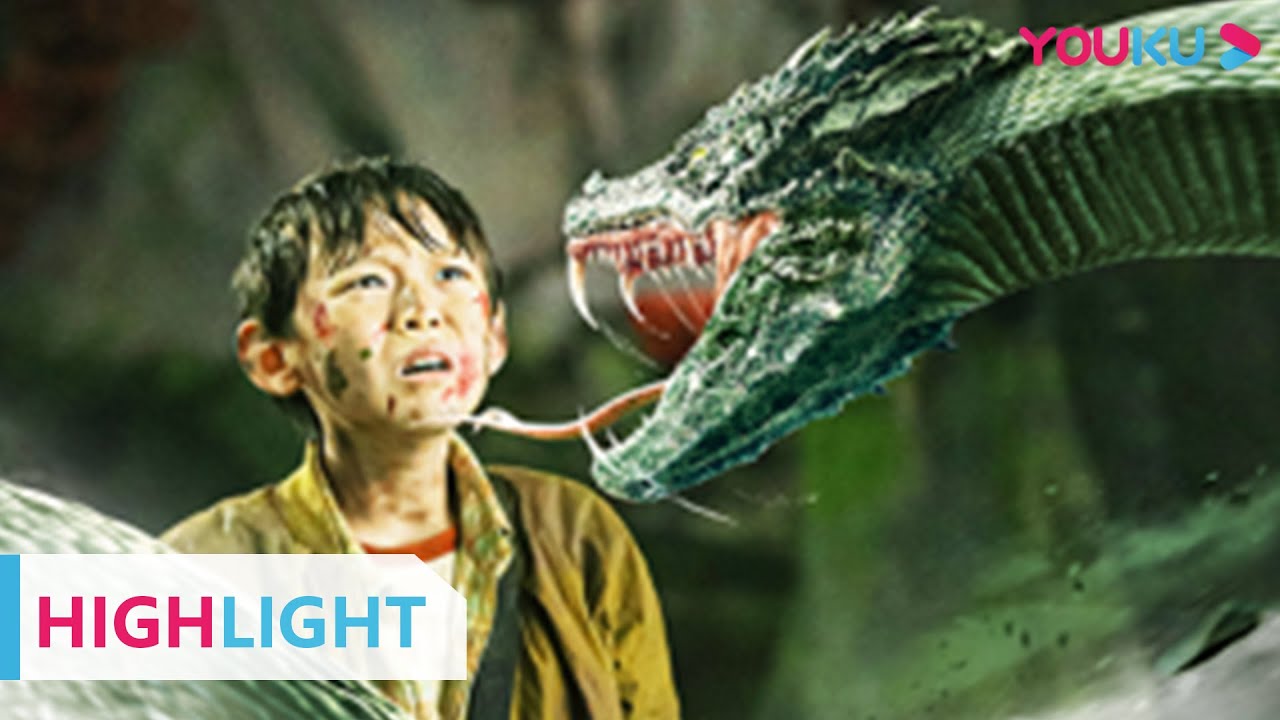 ENGSUB 小男孩躲进蛇窝偶遇偷吃小恐龙！生死之际大蛇相救！|【大蛇3龙蛇之战 Snake3】| YOUKU MOVIE | 优酷电影