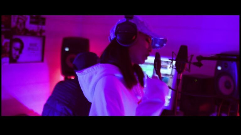 VAVA - Life's A Struggle (華納 Official HD 官方MV) hq720