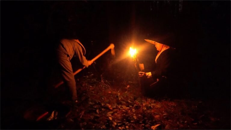 游侠松 | 两小伙半夜上山只为寻找山林野味 | two guys climbed the mountain at midnight to find a precious ingredients hq720