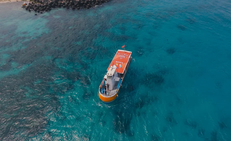 屏東：小琉球探索拉美半潛艇遊船＆SUP立式划槳・探索浮潛-KLOOK