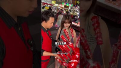 『2024創業』帶美女挑戰賣糖葫蘆，今天的賬有點糊塗，有沒有賺不太清楚，你們幫我算算，視頻僅供參考思維，請勿隨意模仿其他情節 #商業思維 #創業 #銷售技巧 #擺攤創業 #營銷思維