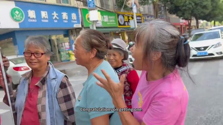 每天一個營銷小技巧 做老闆不能死盯著成品,要學會變通,這一套感覺營銷法適合大部分人套用,要懂得舉一反三 #商業思維 #創業擺地攤 #創業 #銷售技巧 hq720
